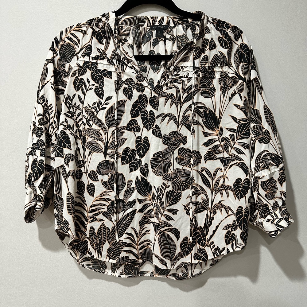 💕4 for $12 Sale!💕 Ann Taylor Top